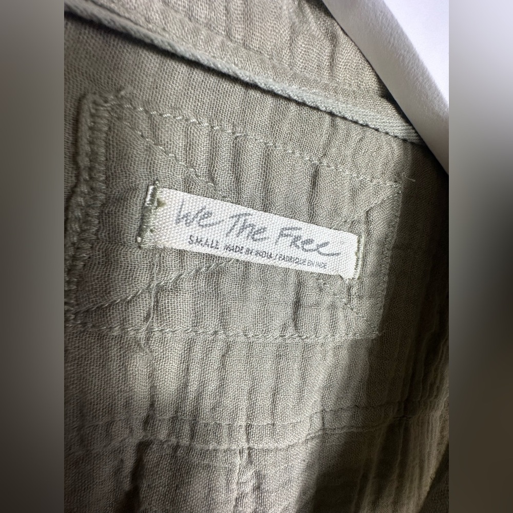 We The Free Izzy Cargo Double Cloth Buttondown in Sage Green Size Small - Picture 9 of 15